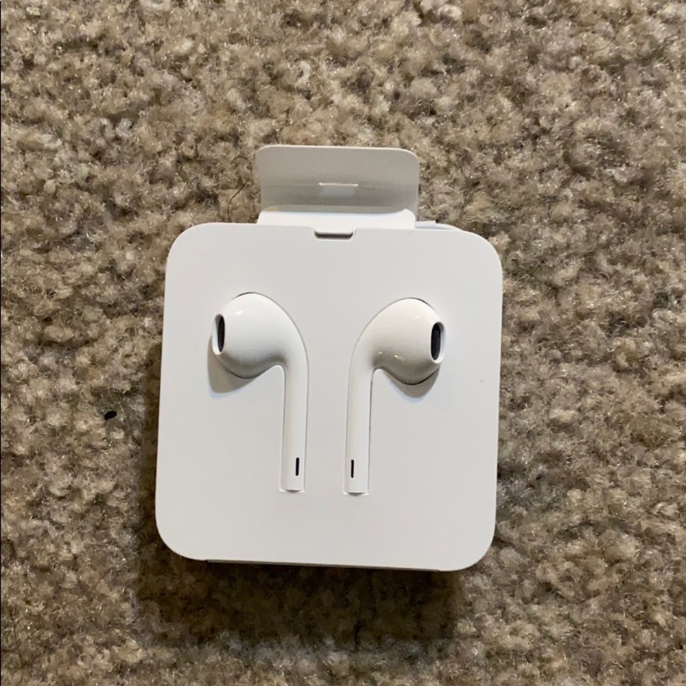 EarPods with Lightning Connector